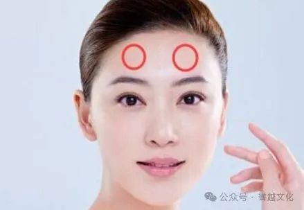 额头凸起像两个龙角_额头两边突出像龙角面相_额头两边鼓起像龙角面相