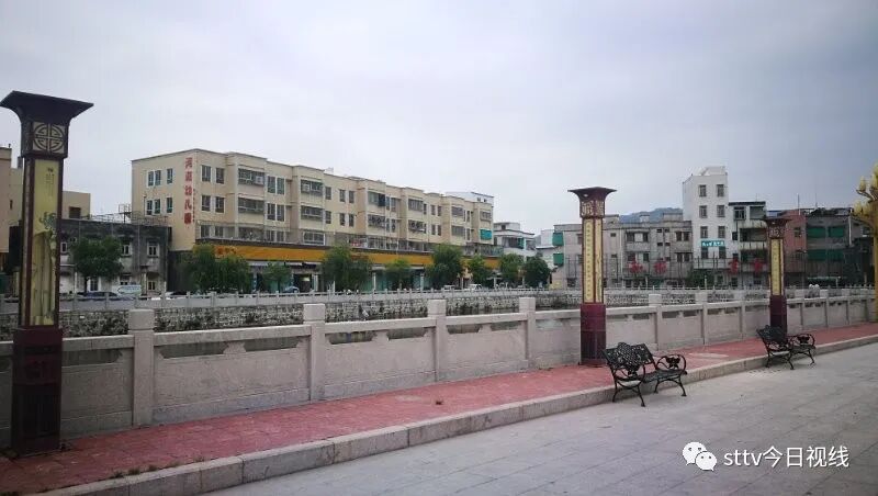 网友"乡下人"点赞,濠江区河浦街道精心打造怀德广场,既保护陈家祠文保