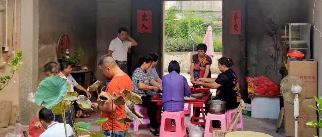 月到中秋分外明  饼食飘香情意长