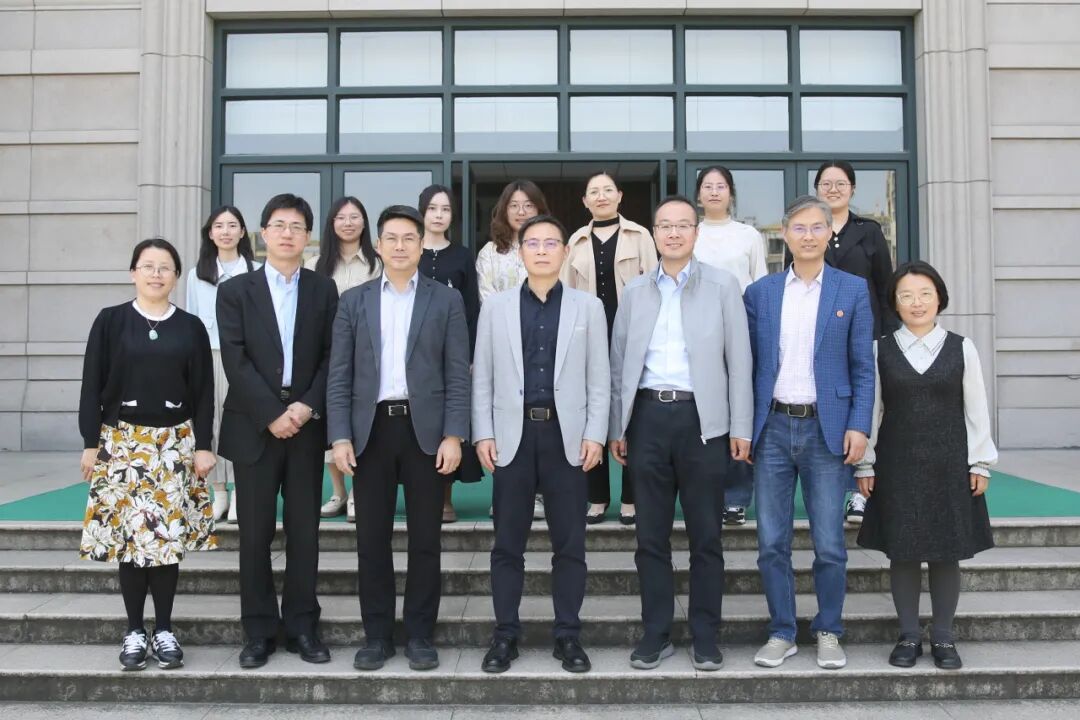 上海外国语大学领导来校签约授牌_金山中学