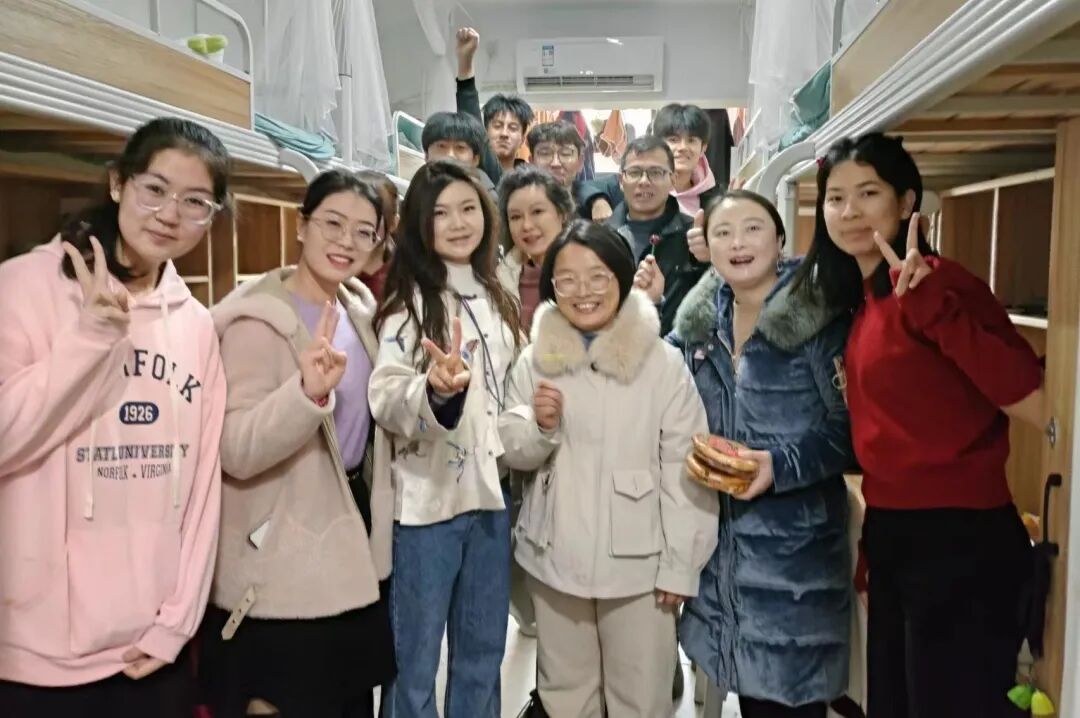 瑞兔辞旧去龙腾新年来上海市金山中学新疆部寒假活动集锦