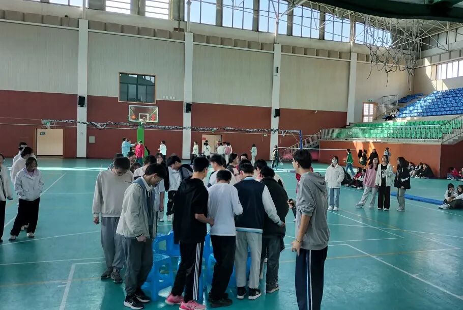 瑞兔辞旧去龙腾新年来上海市金山中学新疆部寒假活动集锦