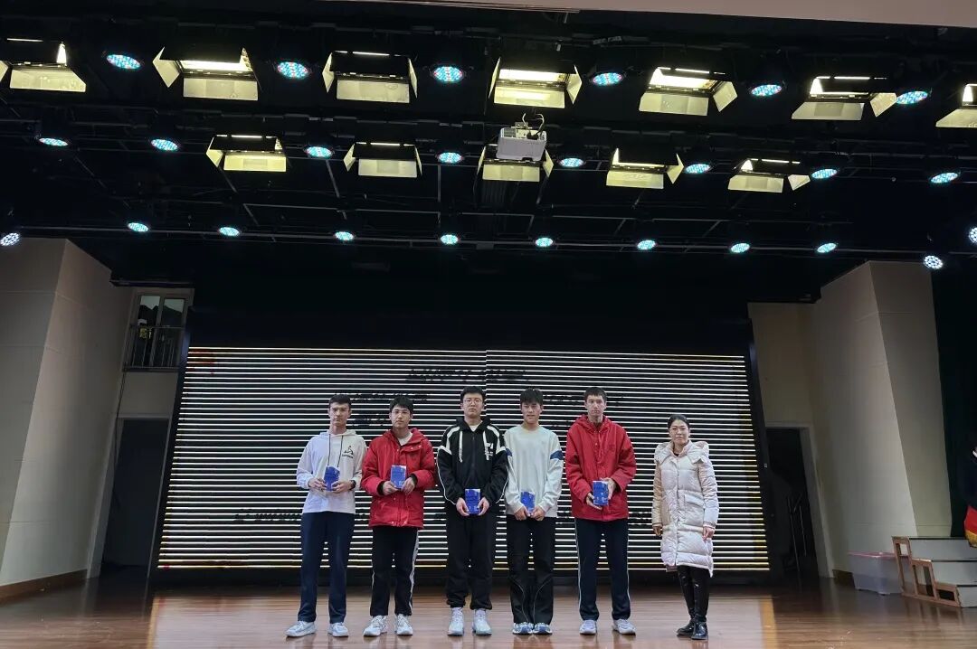 瑞兔辞旧去龙腾新年来上海市金山中学新疆部寒假活动集锦
