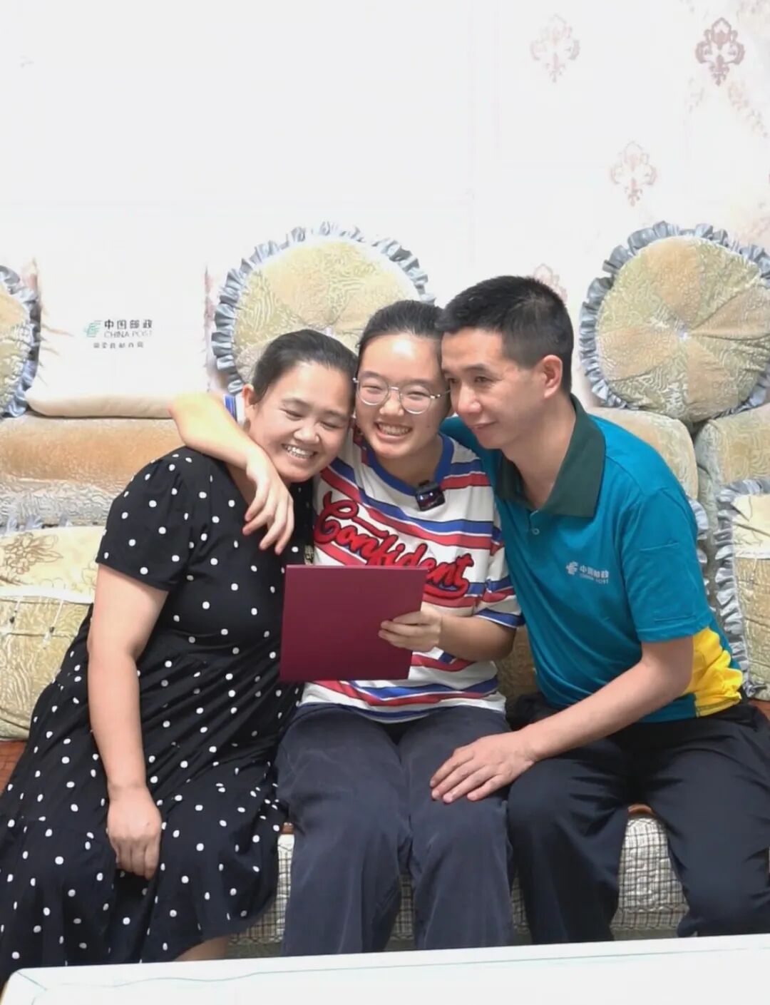 投递了那么多录取通知书，这次是给自己女儿！来自清华大学！