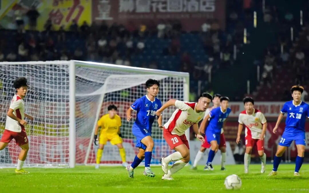 6-第十九届佛山“西甲”足球联赛，在三水区云秀山体育场正式开幕 (1).jpg