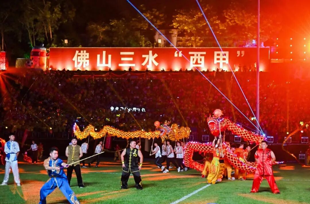 11-第十九届佛山“西甲”足球联赛，在三水区云秀山体育场正式开幕，现场进行《龙腾盛章》表演.jpg