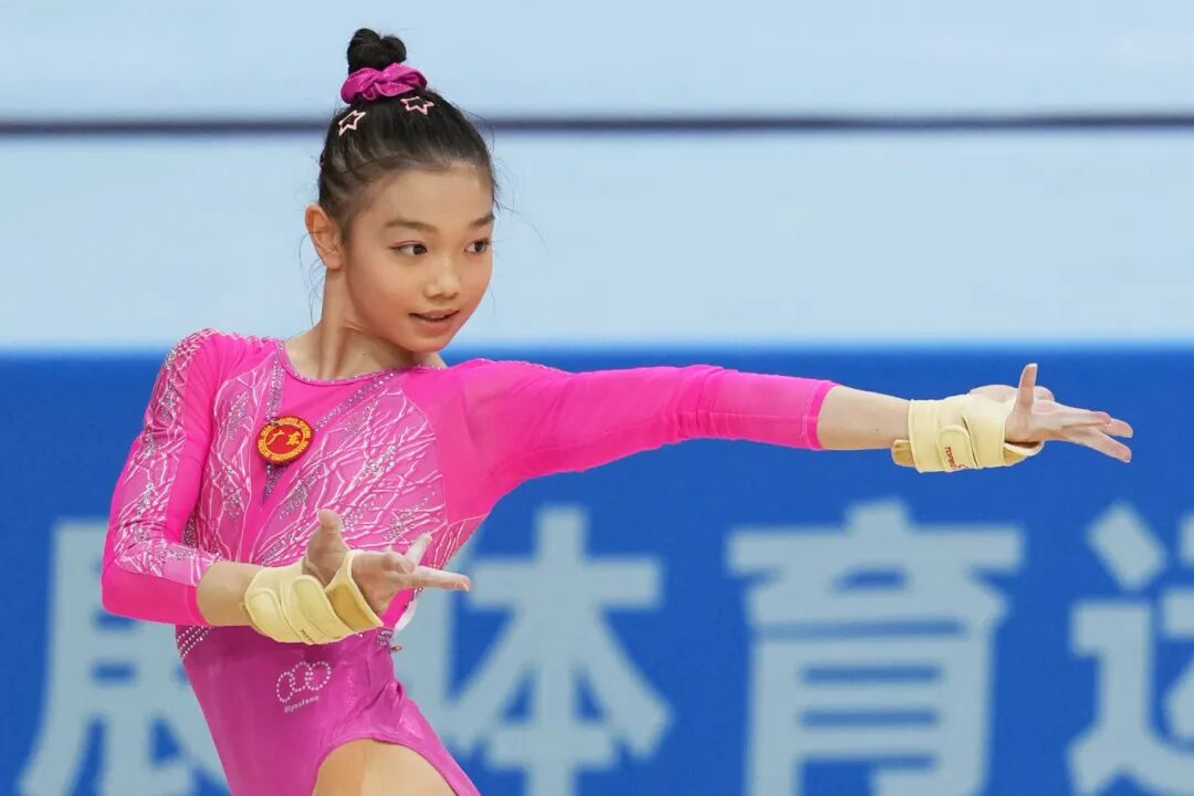 全运会丨体操——女子个人全能决赛赛况XxjpseC003002_20251115_MVPFN0A001 (1).JPG