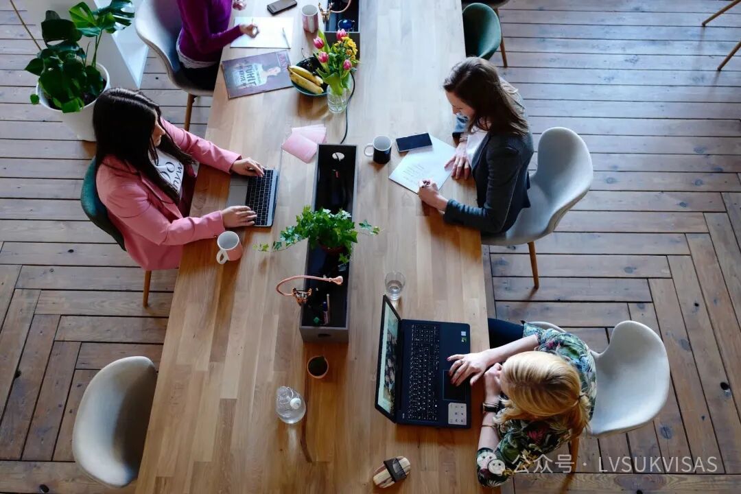 4 ways that a coworking space can help your business thrive - Moneypenny |  Resources