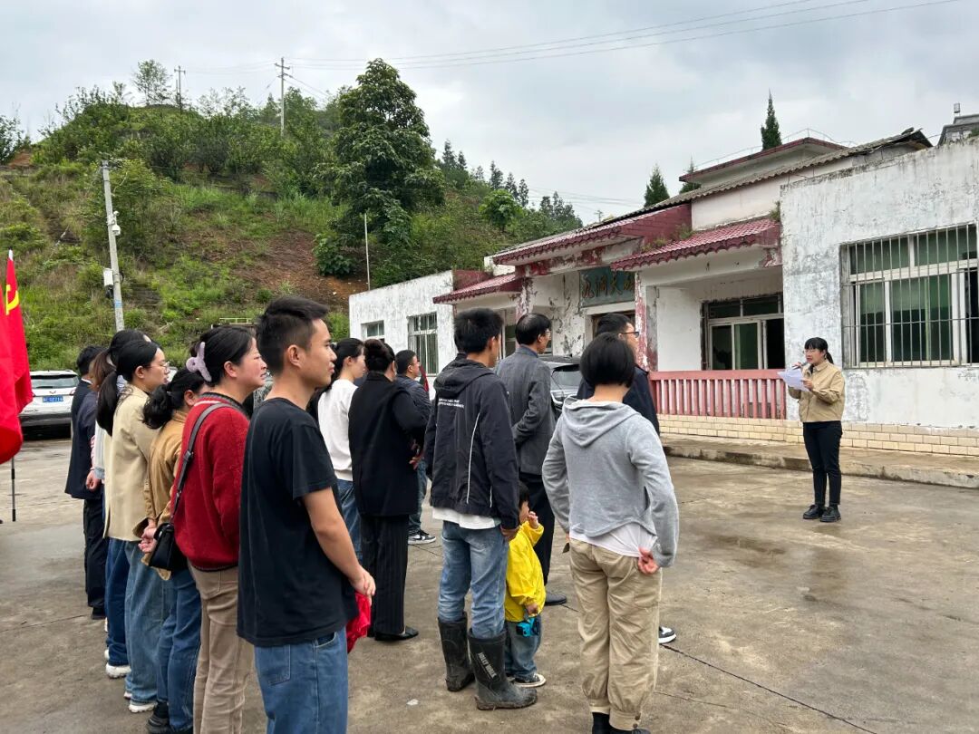【铸魂行动】大方猫场镇开展"端午佳节日,河长大巡河"暨"党规党纪存于