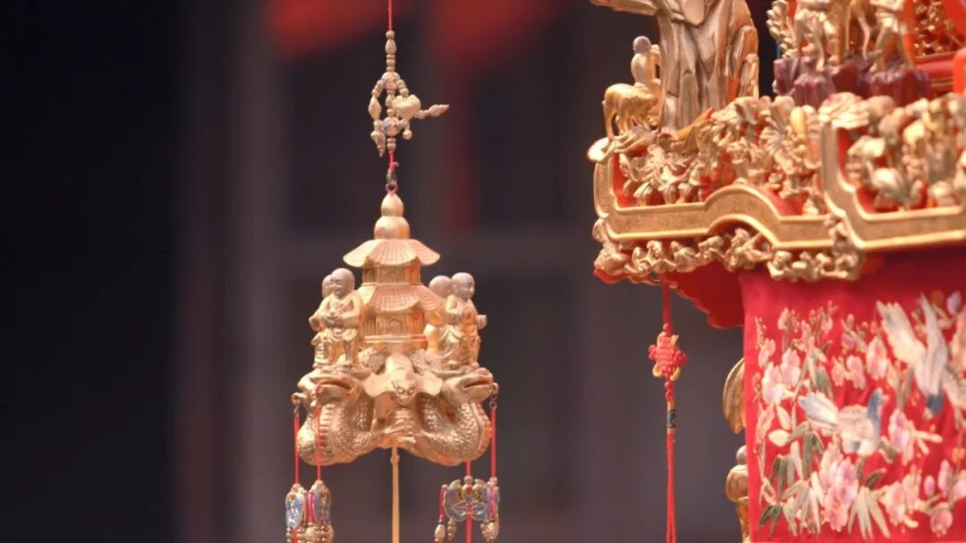 看浙江女子出嫁长见识了300人挑嫁妆乘龙凤花轿