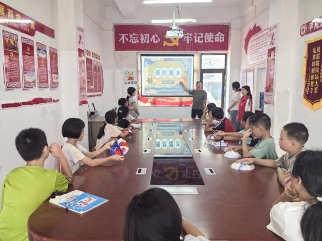 【未成年人防溺水工作】“爱心妈妈”牵手“巾帼志愿者” 共筑暑期防溺水“守护堤”