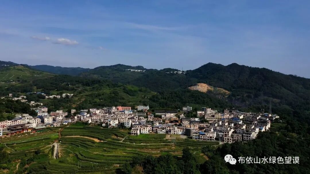 望谟县新屯村让村民既富口袋又富脑袋