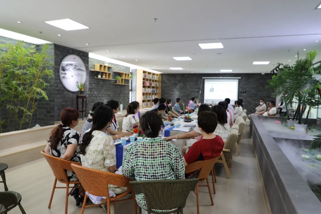 书启心智 德润人心——记国学爱好者“第一期读书分享会”活动