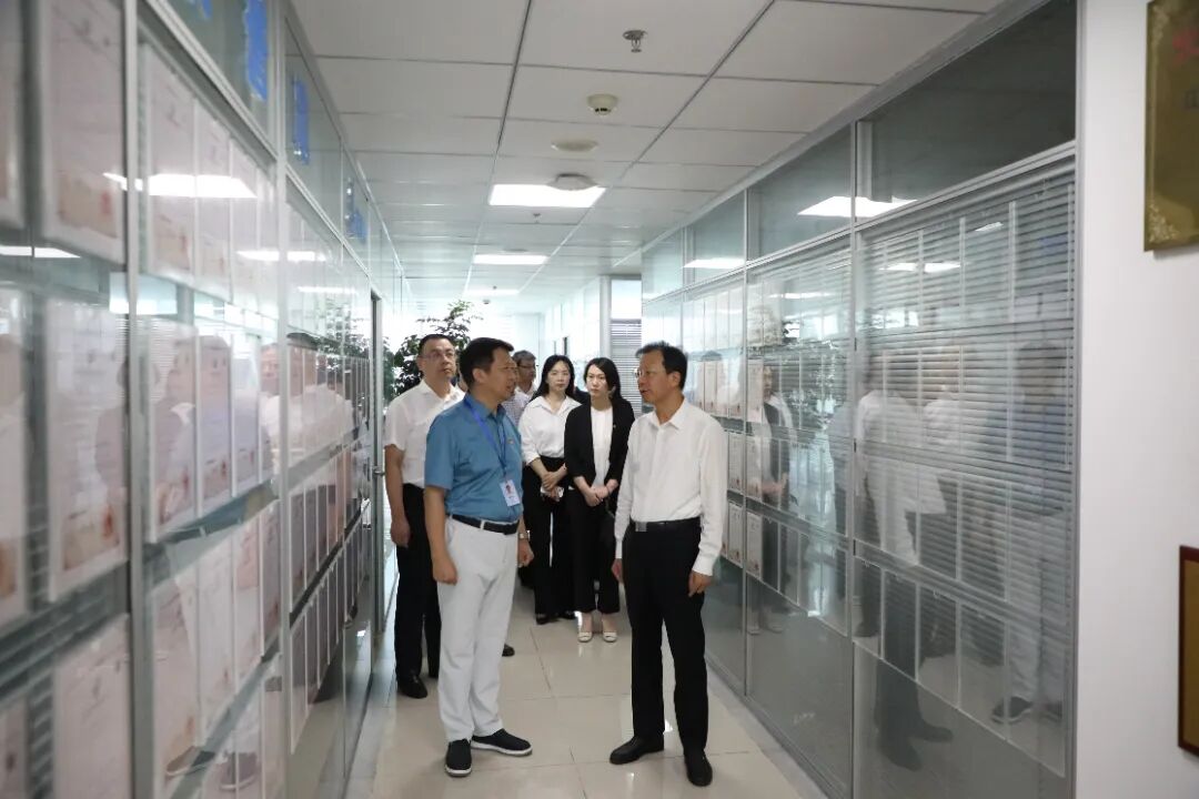 江苏濠汉信息技术有限公司,人工智能图像识别,图像几何三维重建,智能安全帽,智能布控球,数据智能汇控装置