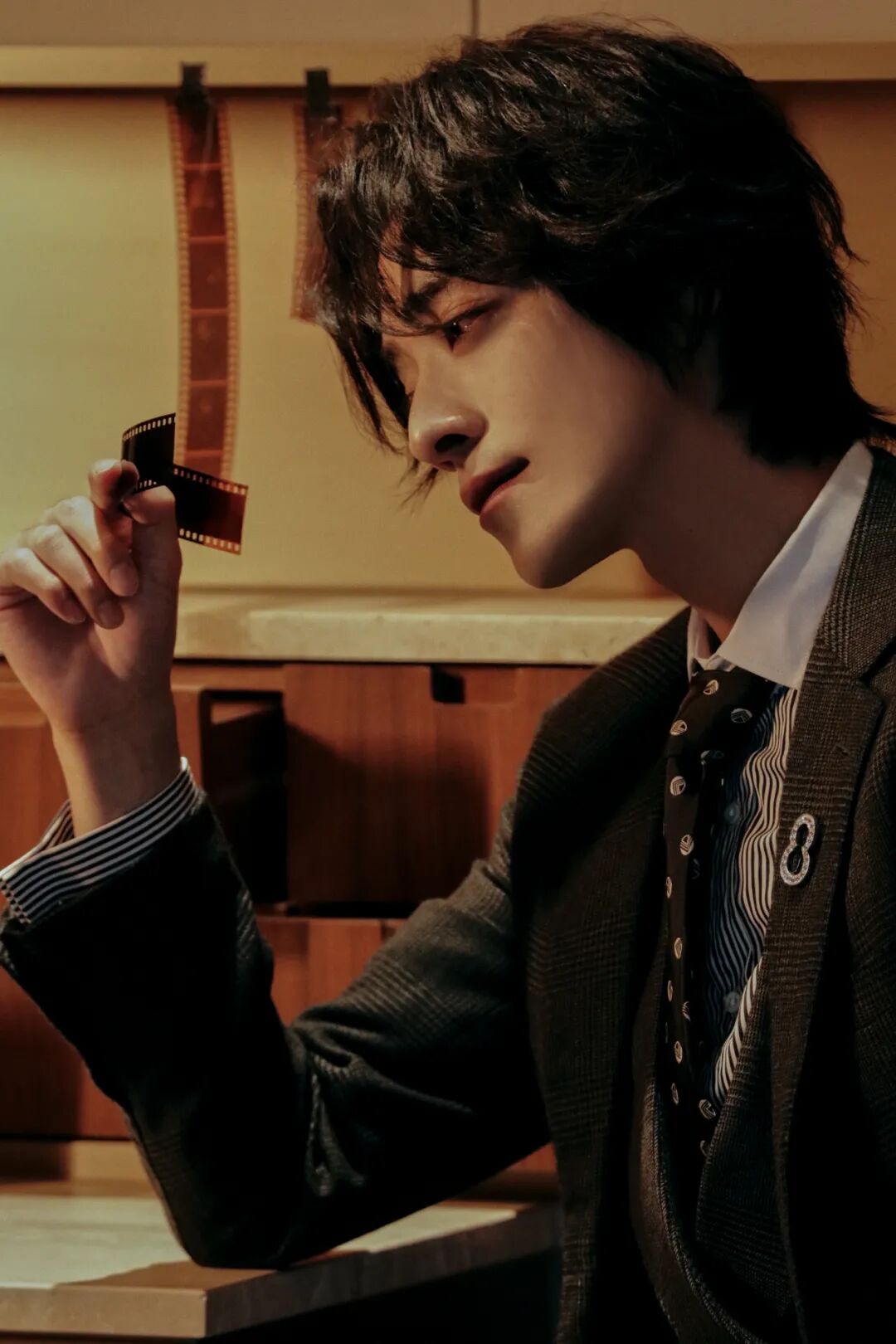 钟楚曦郑云龙亮相上海电视节红毯