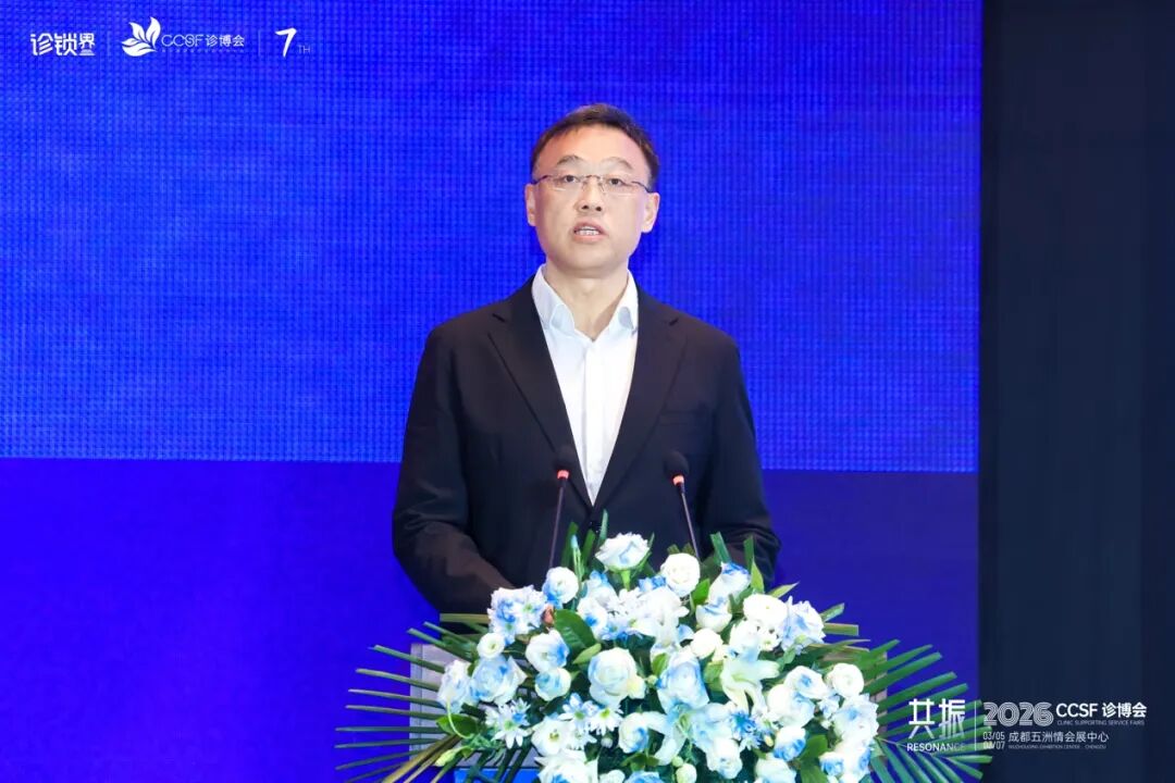 图片包含 人, 室内, 桌子, 男人

AI 生成的内容可能不正确。