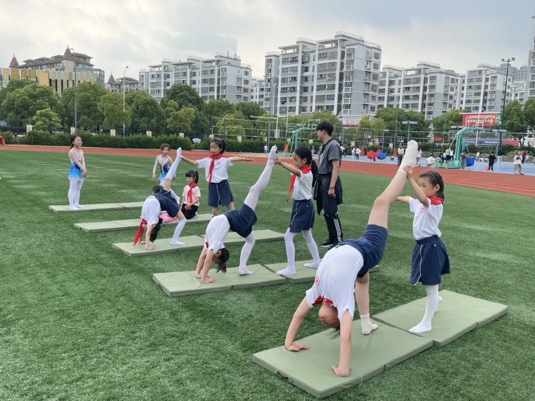 “社”彩缤纷， “团”聚活力——学府小学体育精品社团展示 金年会博彩资讯 第25张