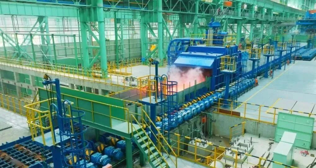 龙腾新能装备公司中厚板生产线.jpg