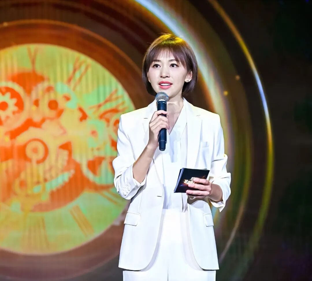 实属罕见欧阳夏丹t台走秀