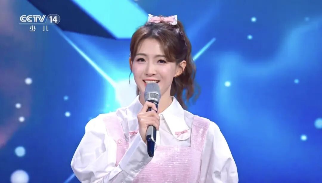 央视少儿频道启用八位新主持人,同时亮相六一晚会令人耳目一新!