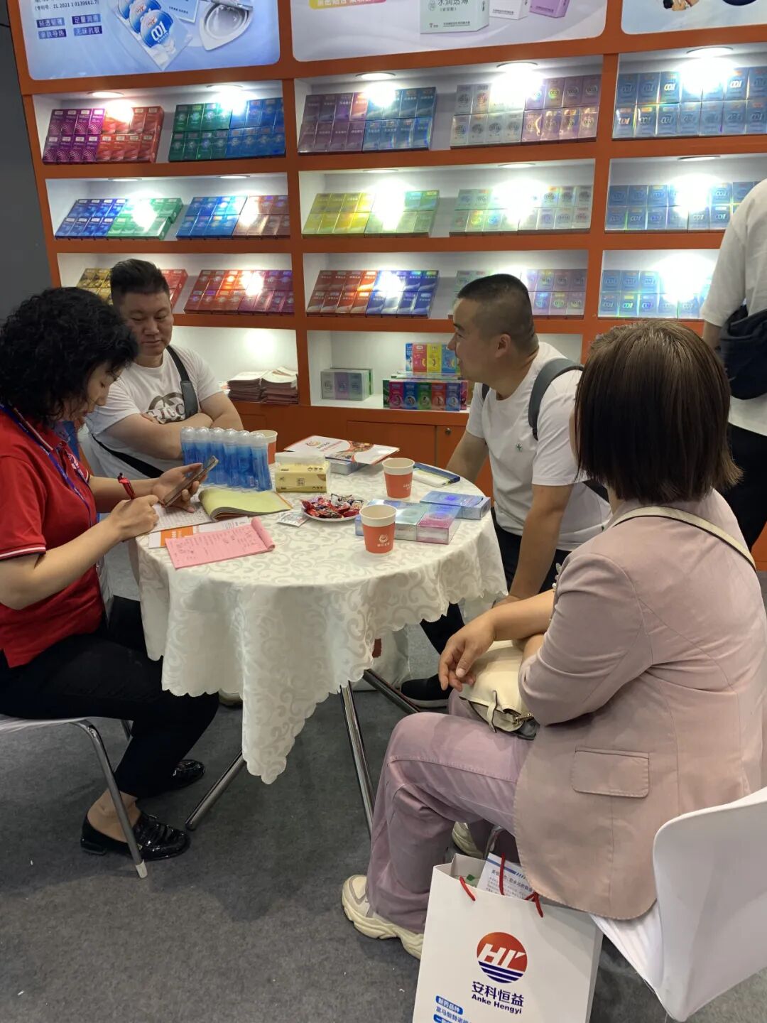 全国药交会收官  康祥计生专柜利润倍增解决方案受市场青睐4.jpg