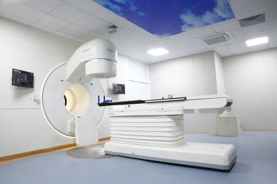 联影的CT怎么样精准“狙击”肿瘤细胞，新区中医医院顶级联影一体化CT直线加速器正式开机！_https://www.jmylbn.com_新闻资讯_第6张