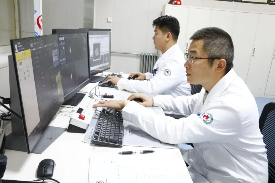 联影的CT怎么样精准“狙击”肿瘤细胞，新区中医医院顶级联影一体化CT直线加速器正式开机！_https://www.jmylbn.com_新闻资讯_第28张