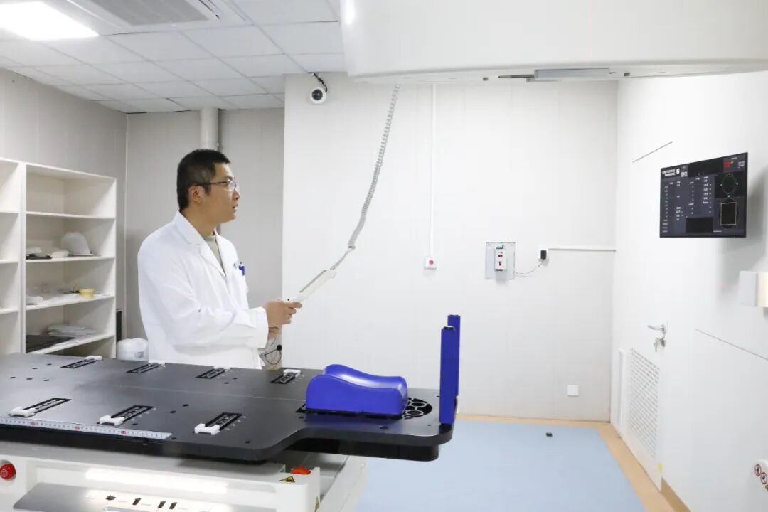 联影的CT怎么样精准“狙击”肿瘤细胞，新区中医医院顶级联影一体化CT直线加速器正式开机！_https://www.jmylbn.com_新闻资讯_第29张