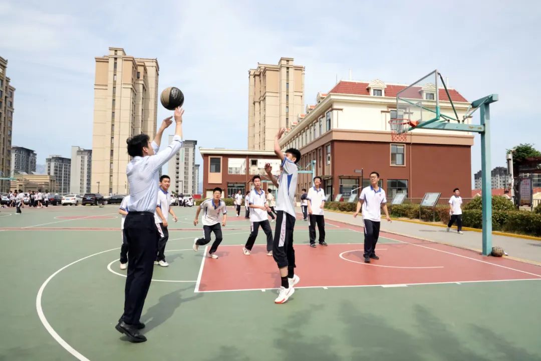 青岛海山学校_青岛海山学校录取分数线_青岛海山学校教师待遇怎么样