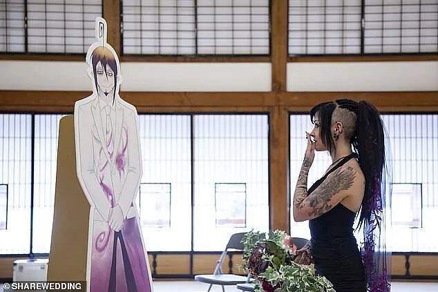 澳洲34岁女科学家花$3500赴日结婚！新郎竟是漫画里的“恶魔”（组图） - 3