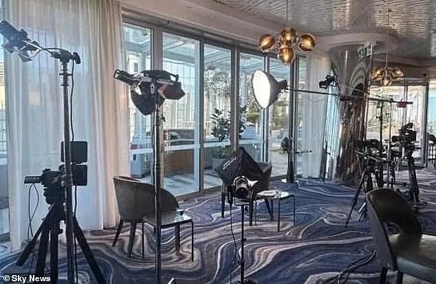 入住$6000/晚酒店却放澳媒鸽子？Bondi英雄被指