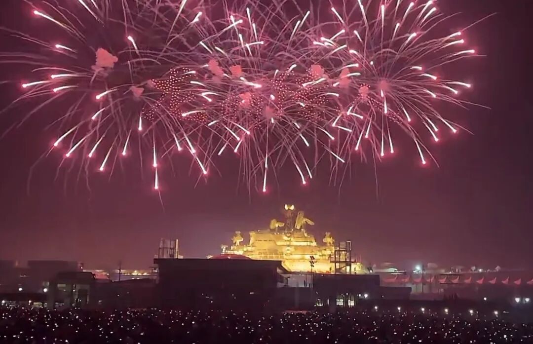天津泰达航母烟花秀今年看过最好的烟花