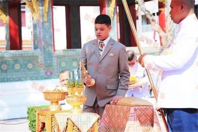 觐见读音_觐见怎么读音是什么意思_觐见是什么意思