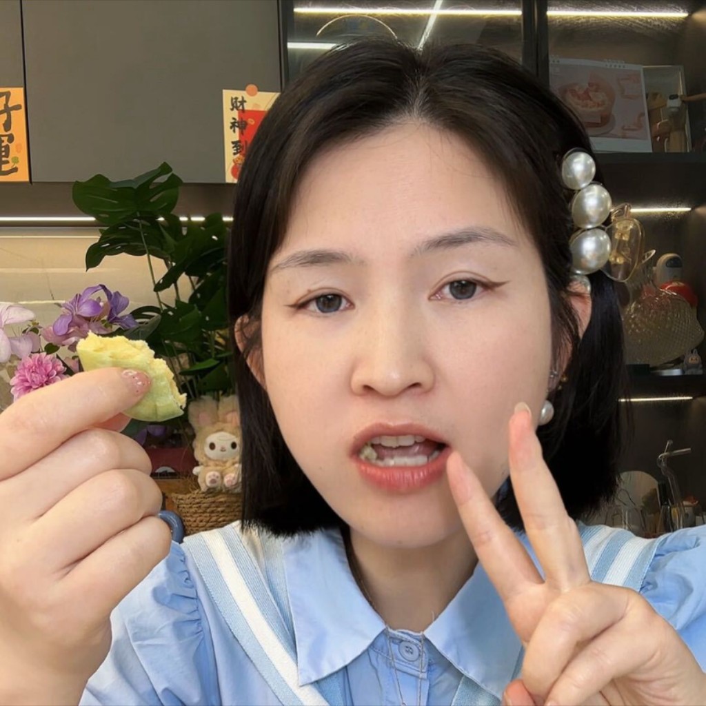 酒窝小卉儿