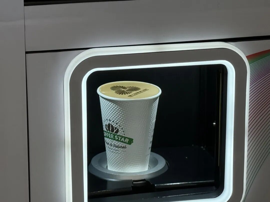 设备运行_酷库咖啡机器人 (1).jpg