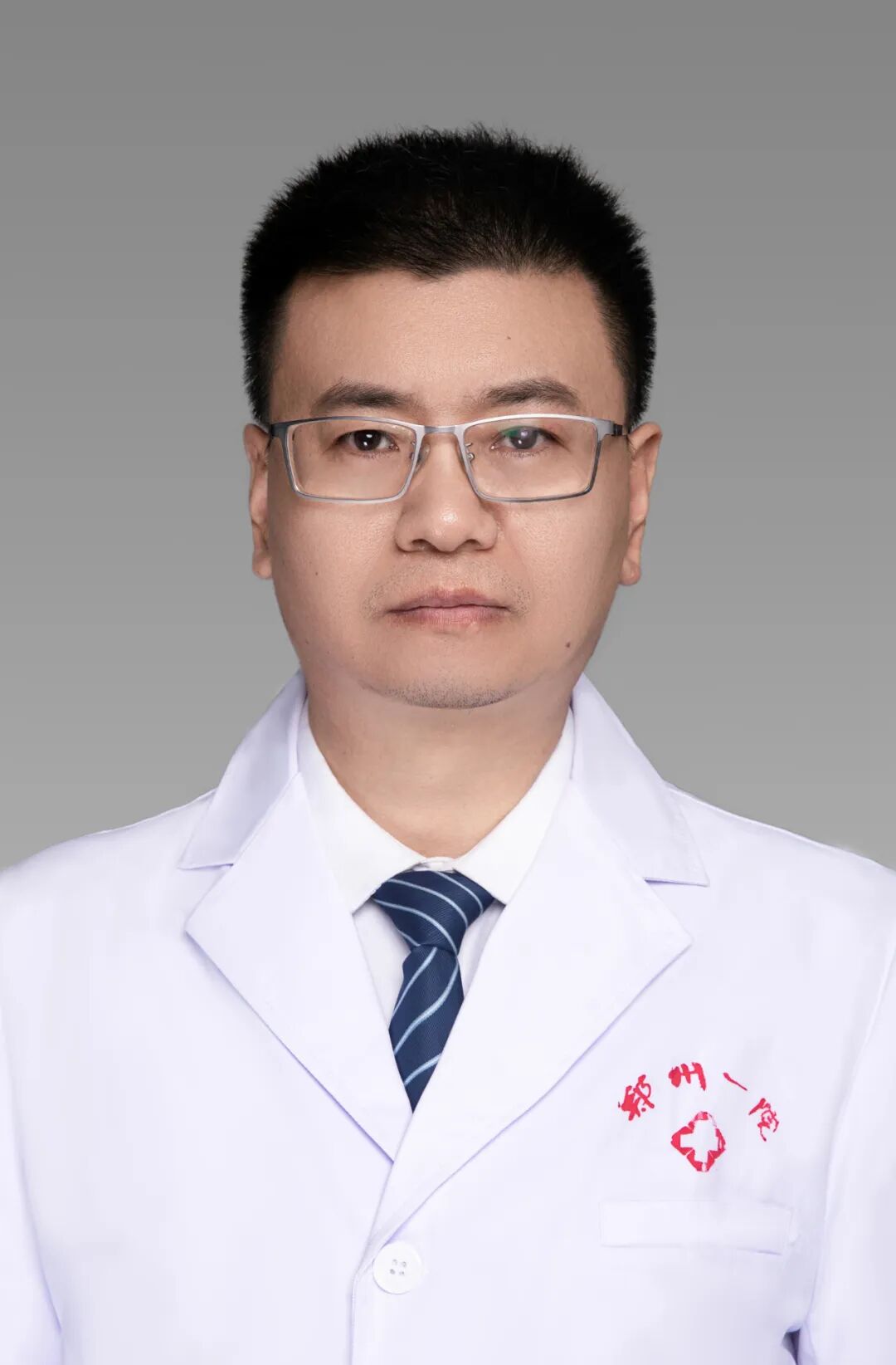 6岁男孩养兔子染真菌永久秃发