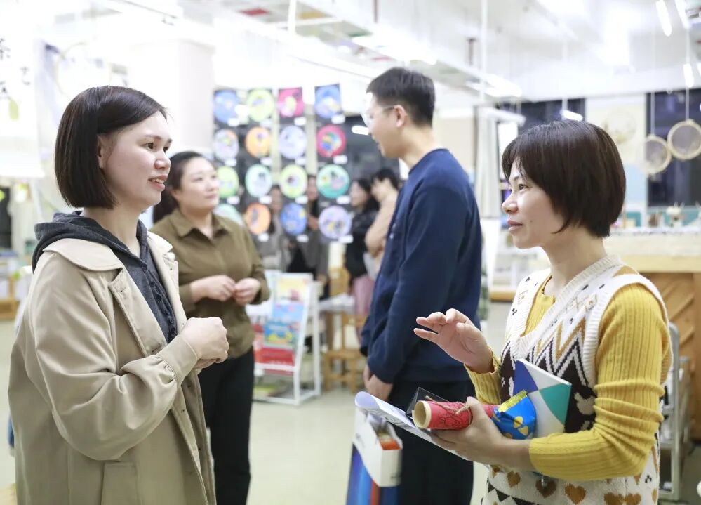 春风为序奏响家园共育的和谐乐章新蕾幼儿园2024年春季家长会