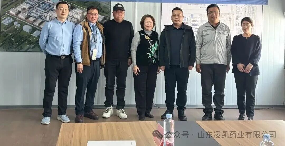 会议室合照.jpg