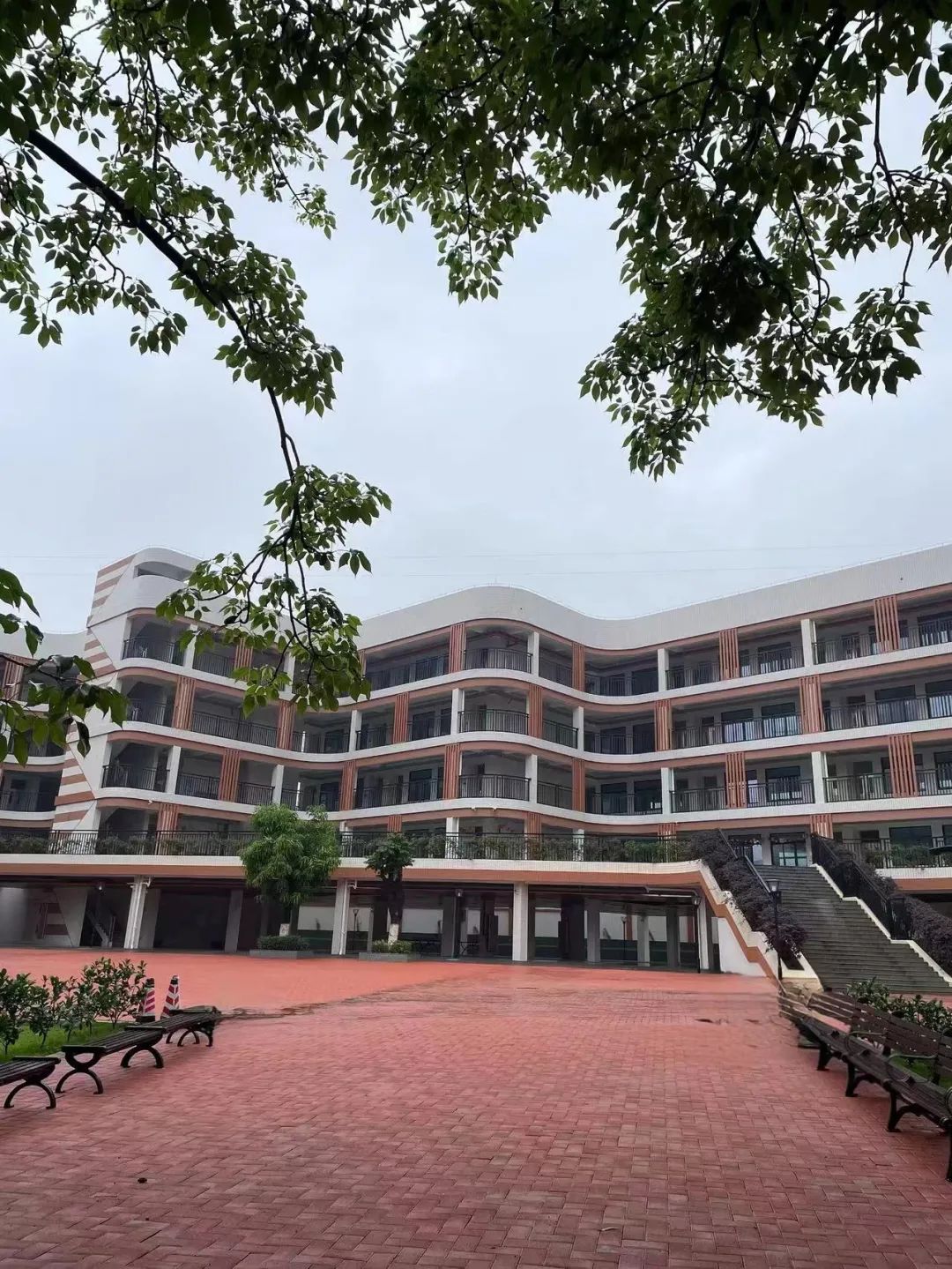 卢永根纪念小学图片