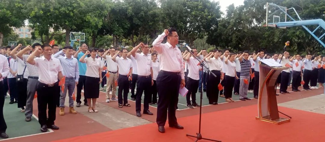 雷州市第八中学校服图片