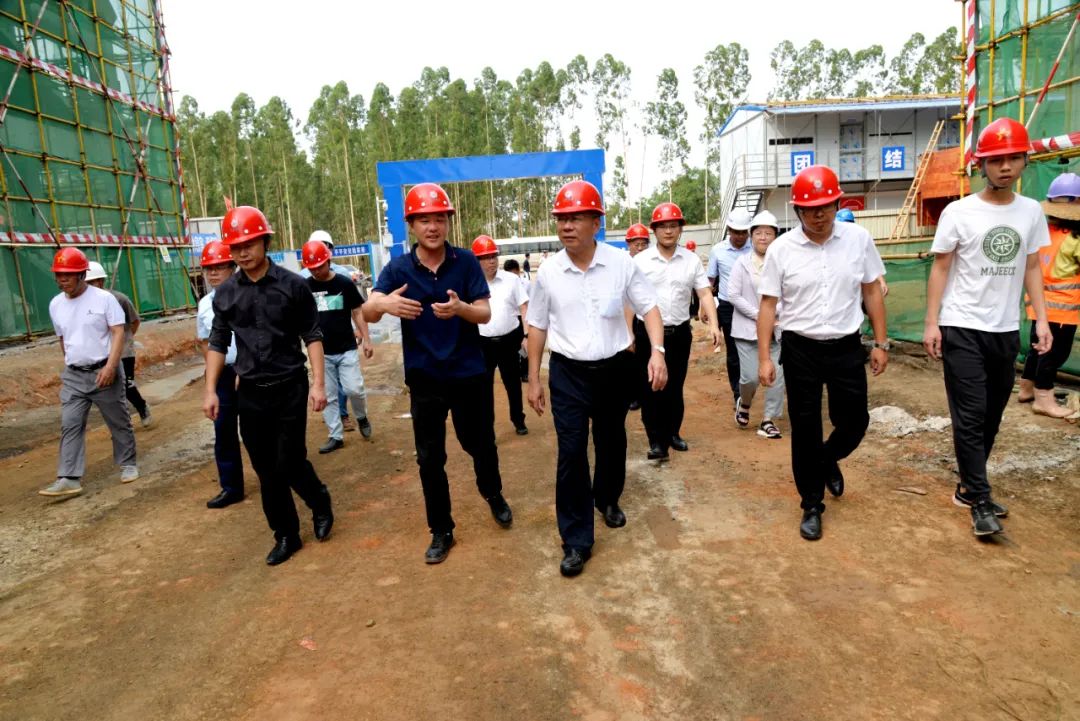 雷州市委书记吴松江率队调研督导全市重点项目建设工作