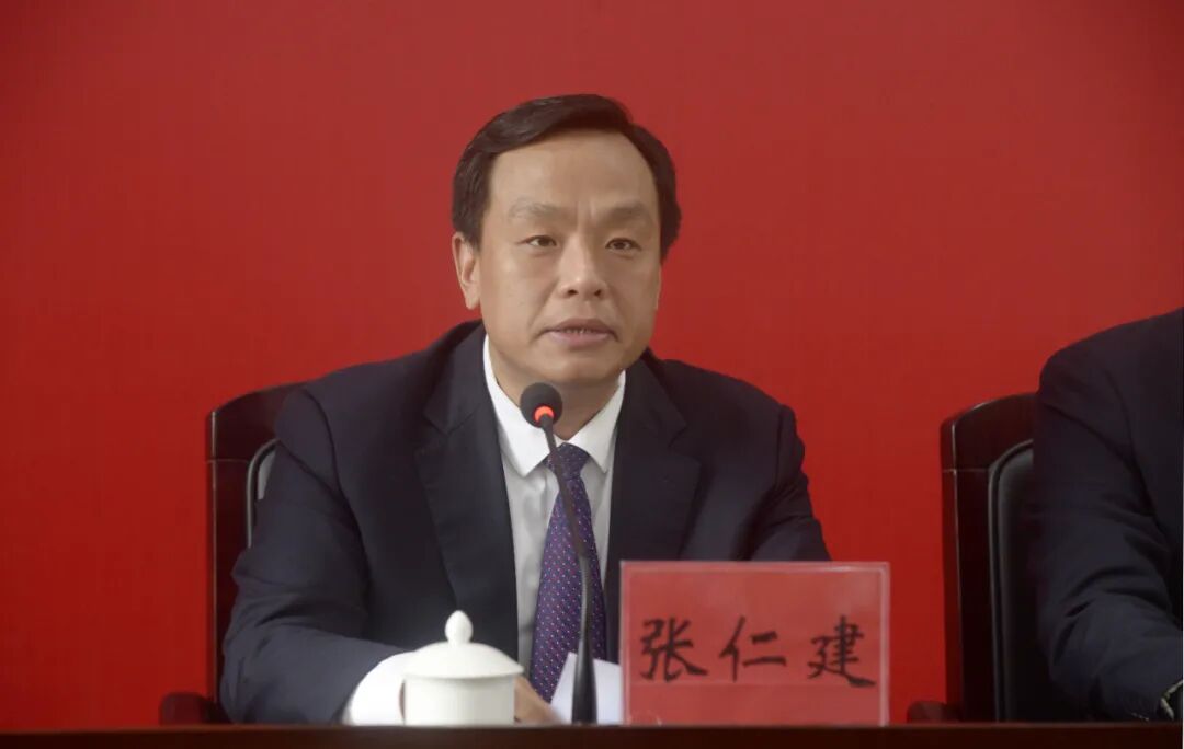 雷州市委书记张仁建出席湛江市第十二次党代会首场记者会