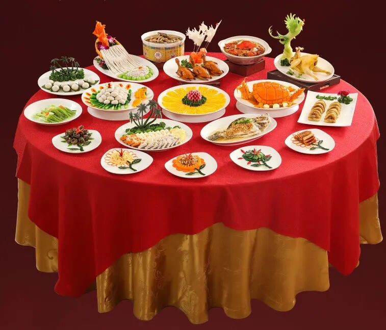 黄埔宴精选了黄埔山区和水乡的优质原料,收集了名声在外的黄埔名菜