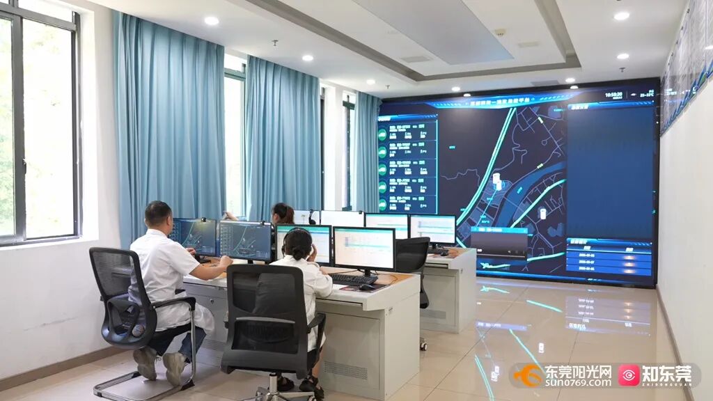 急危重症救治一体化中心指挥中心.jpg