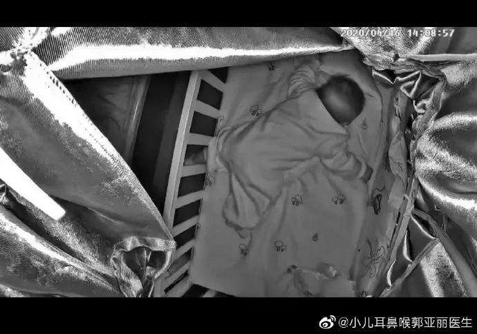 女嬰因「趴睡訓練」憋死，誰是這場「殺人直播」的始作俑者？ 親子 第2張