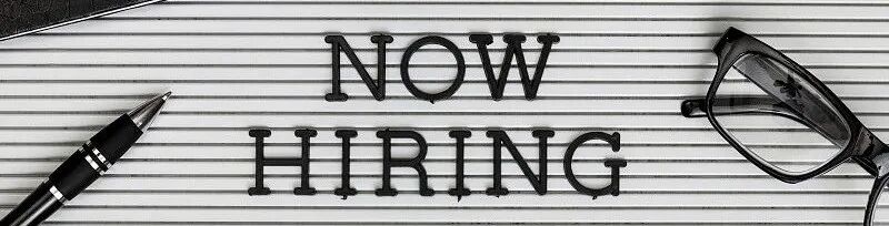 2025年上半年中国小间距LED显示屏市场量增额减，均价首次跌破万元