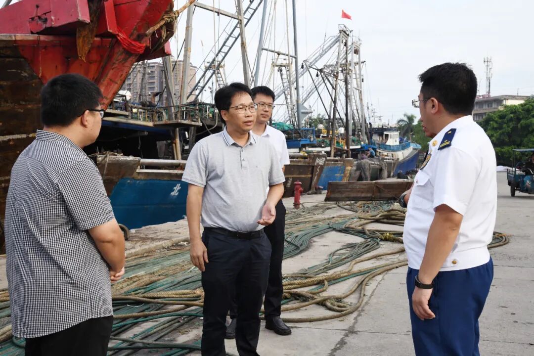 陈文初检查渔业安全生产工作