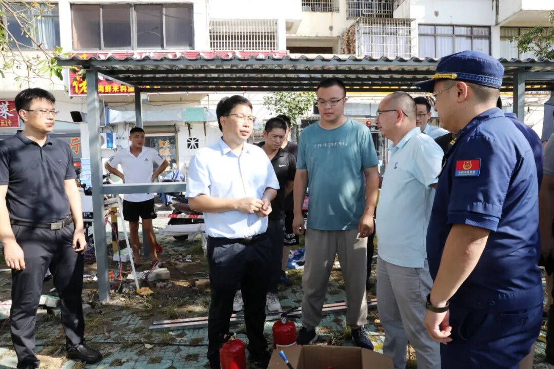 陈文初带队检查老街景区消防安全工作