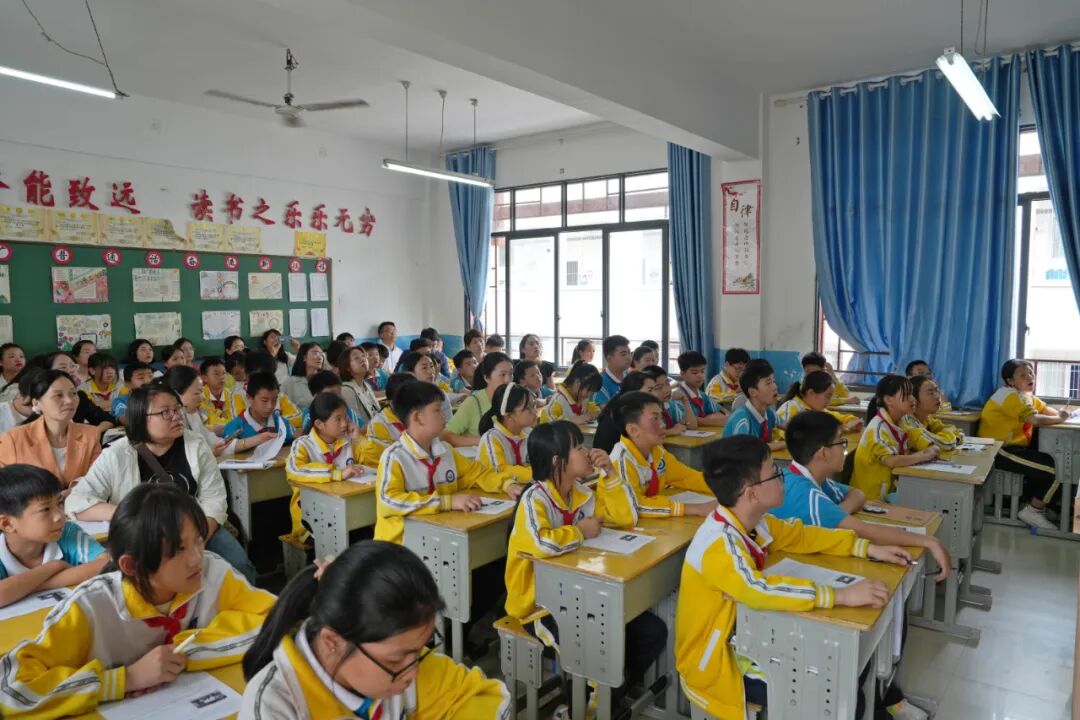 黔东南州教育领域专家人才开展服务基层活动第一站走进剑河