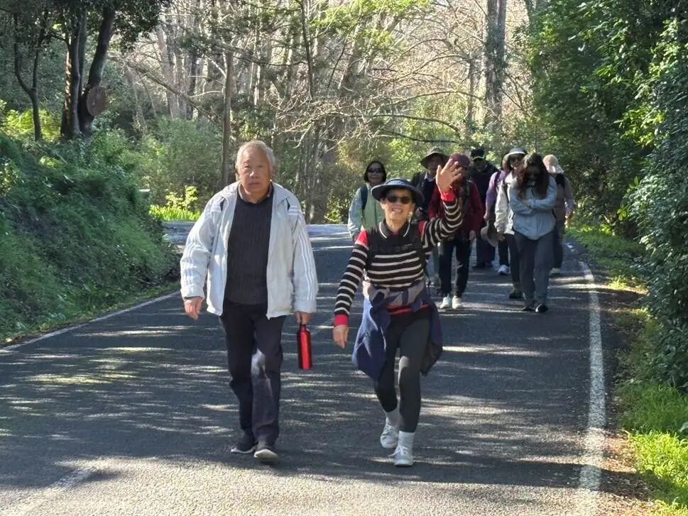 一些人在路上走
AI 生成的内容可能不正确。